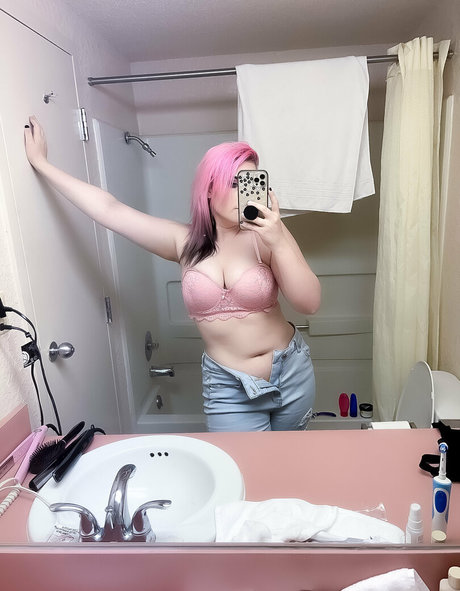 かわいいアナルオンリーファンズ ホット裸 ギャラリー