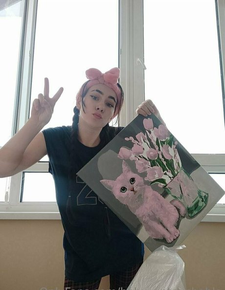 バン・オンリーファンズ ヌード 写真