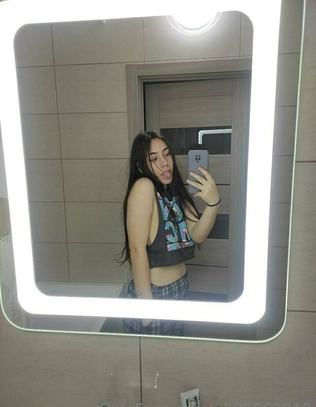 シャワー3P オンリーファンズ 裸 アーカイブ