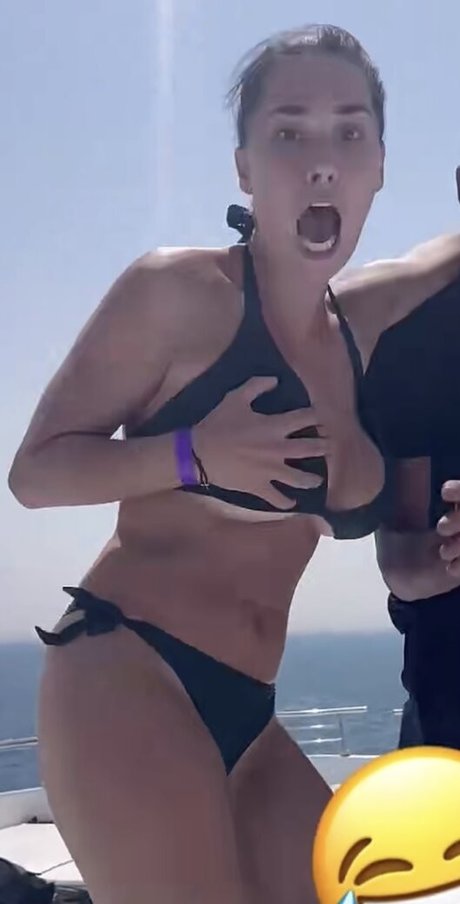 義母オンリーファンズ セクシー裸 写真