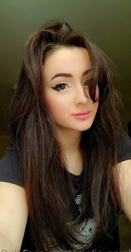 金髪の筋肉オンリーファンズ ポルノ 画像