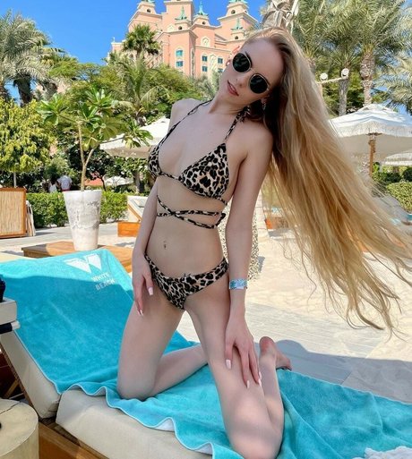 Oksana Neveselaya 高品質スター ギャラリー