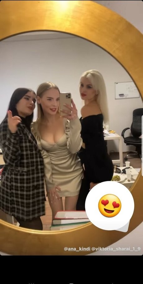 Oksana Neveselaya HDスター 画像