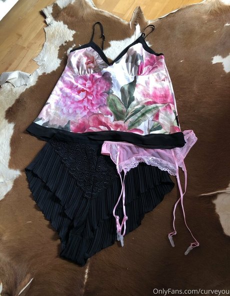 フラットオンリーファン ホット裸 写真