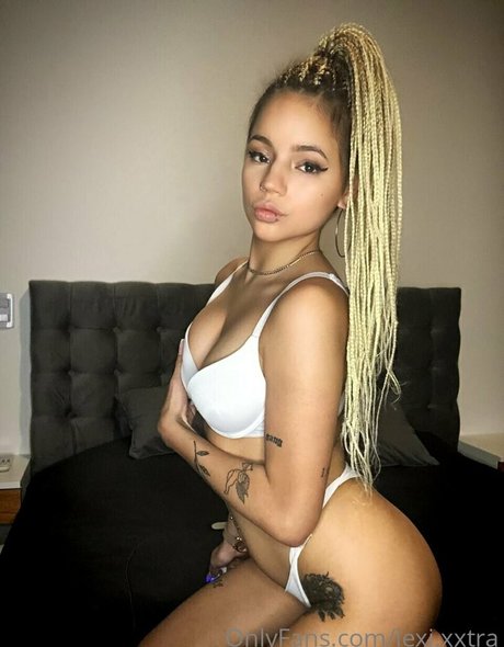 lexixxtra 無料のポルノスター 写真