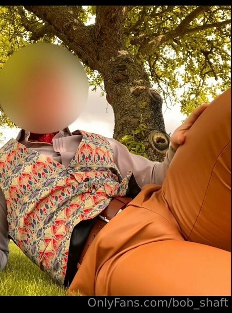 年配の熟女オンリーファンズ アートヌード 写真