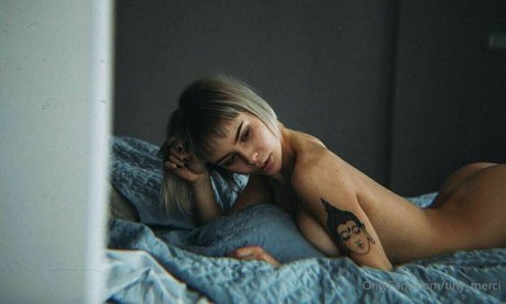 deli eva アダルト女優 写真