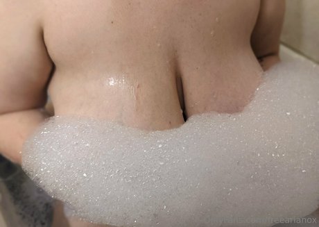 レズビアンマッサージオンリーファンズ セクシーxxx 写真