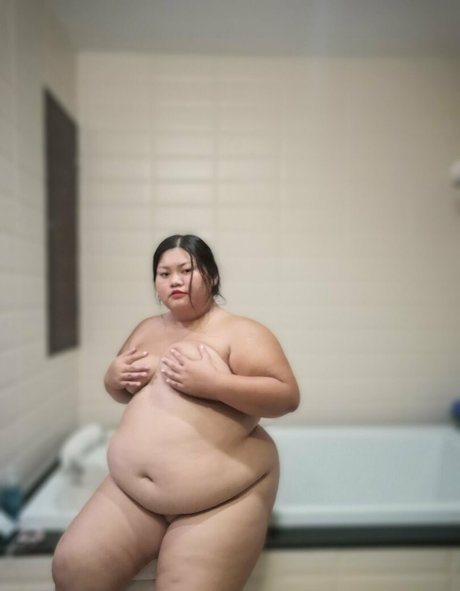 ameenachubbycutie ポルノモデル ギャラリー