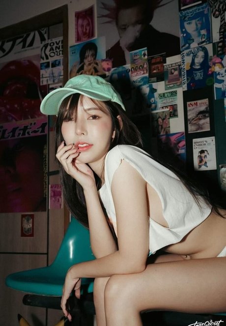 太ももが太いオンリーファンズ セクシーヌード 画像