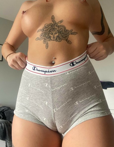 ぽっちゃりラテン系オンリーファンズ 無料エロ 画像