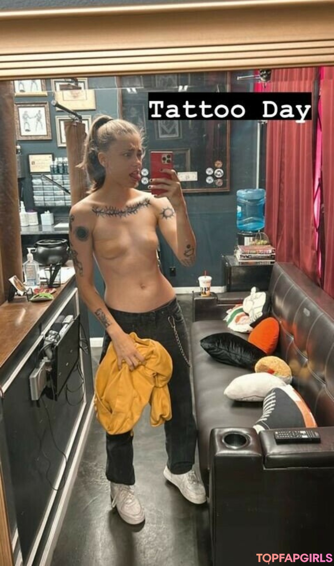 金髪の筋肉オンリーファンズ セックス ギャラリー