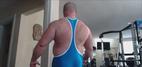 スキニーモデルオンリーファンズ ポルノ 画像