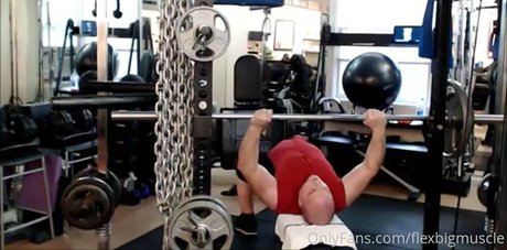 flexbigmuscle セクシーなスター 画像