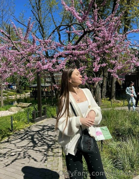 濃厚なヌードオンリーファンズ HD 画像