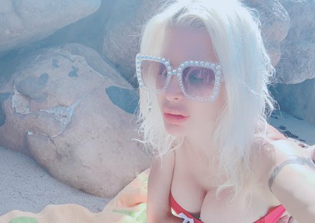 ぽっちゃりブルネットオンリーファンズ エロ 写真