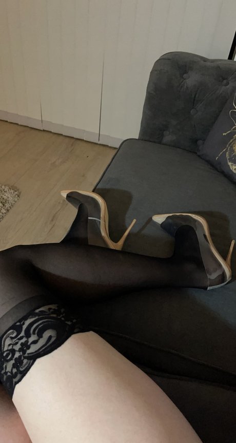 黒檀の熟女オンリーファンズ セクシー 写真