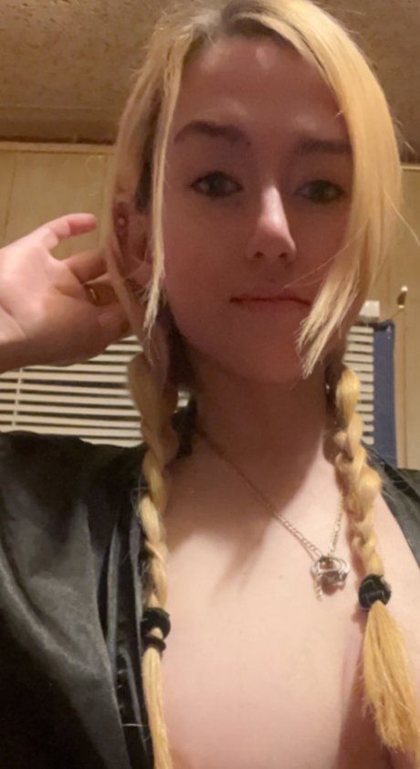 Chelsea Lyn エロティック女優 写真