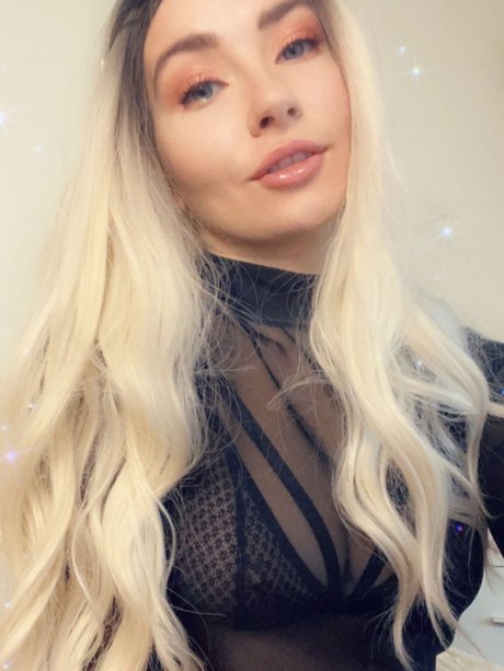 NotDumbBlond ポルノスター パーフェクト 写真