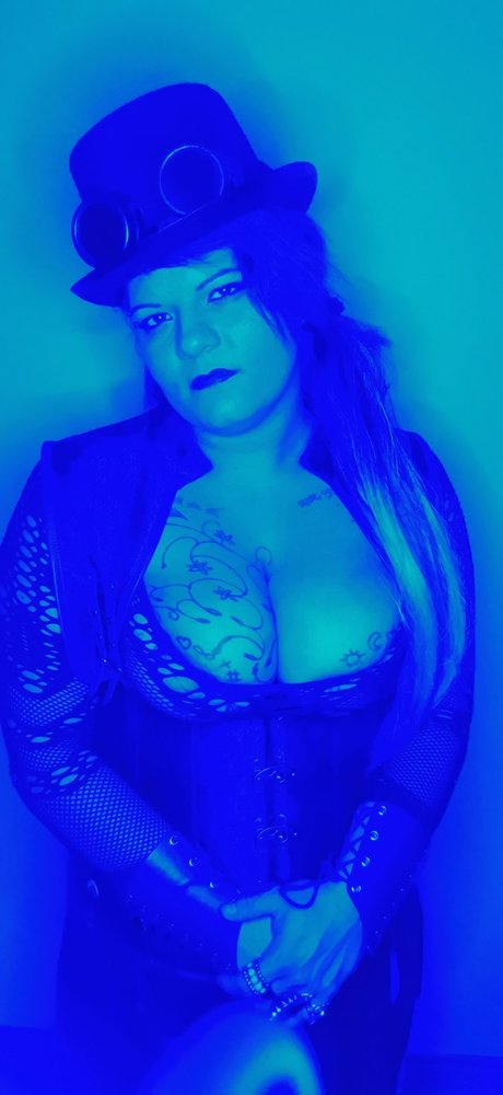 nostrina アダルトモデル 写真