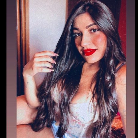 Ana Carolinna スター ヌード 写真