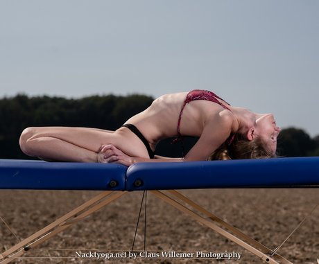 Nudeyogini Ambika セックスポルノスター 画像