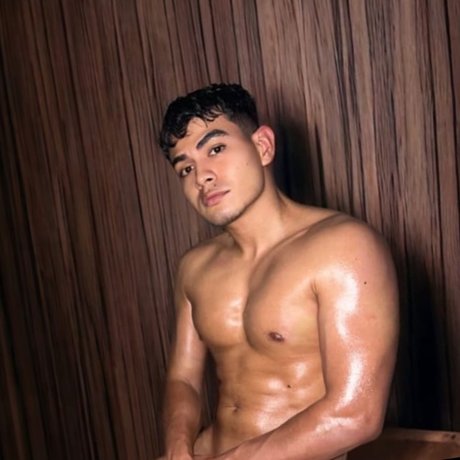 Adonis falcony エロティックなポルノスター 写真