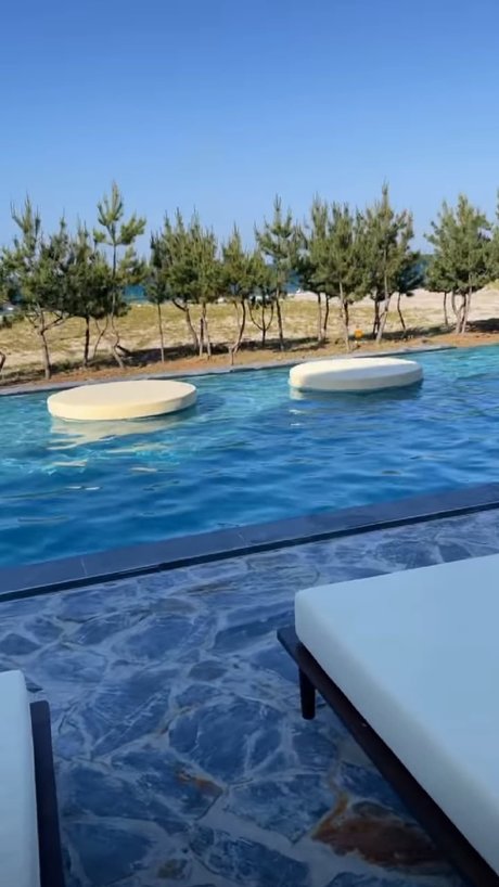 Abdurrofi Abdullah Azzam セックス女優 写真