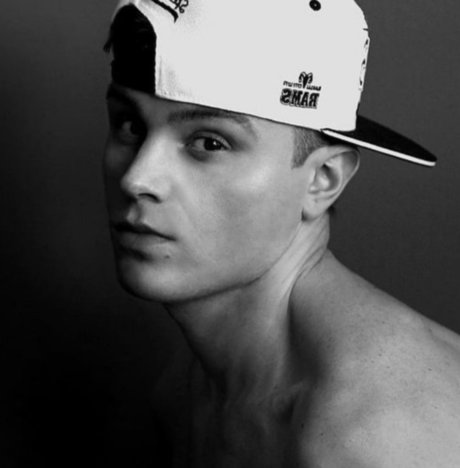 Oleg Bogann HD女優 画像