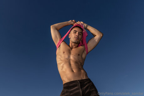 Alek Sandar 高品質モデル 写真