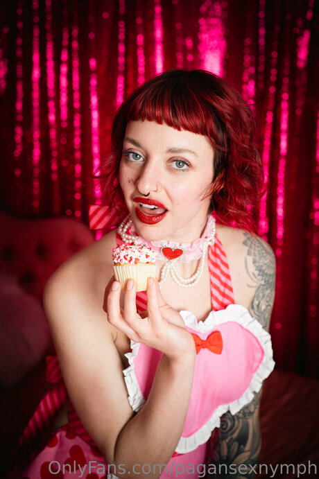 ニューハーフオンリーファン セクシーヌード 写真