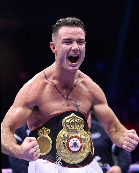 Paddy Donovan 美しいスター 画像