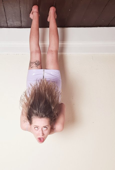 Oonagh Love 美しいモデル 写真