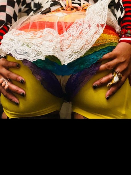 Patchez Clownz ポルノモデル 写真