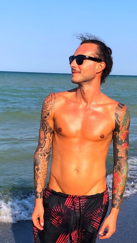 陸軍の熟女オンリーファンズ パーフェクト 写真