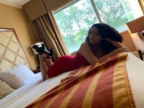 ストリップショー オンリーファンズ 無料xxx 写真