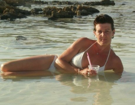 Shroomie47 裸のポルノスター ギャラリー