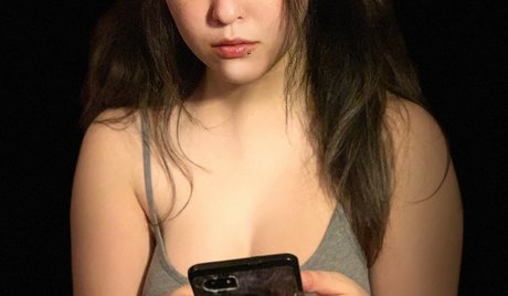 Lilian Lynch xxxモデル 写真