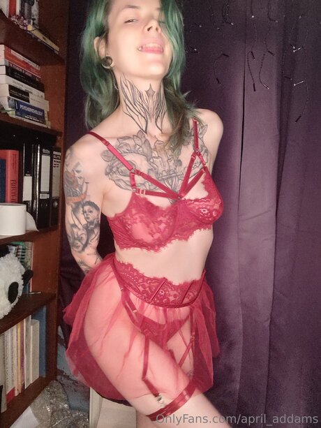 巨乳ランジェリーオンリーファンズ セクシーヌード 写真