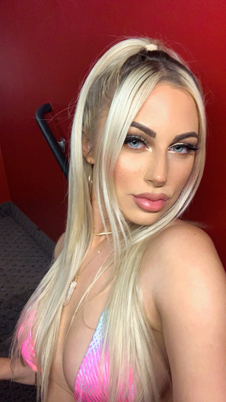 Miss Divine 高品質スター 写真