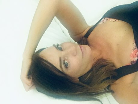 Fluffy Bunny 美しいモデル ギャラリー