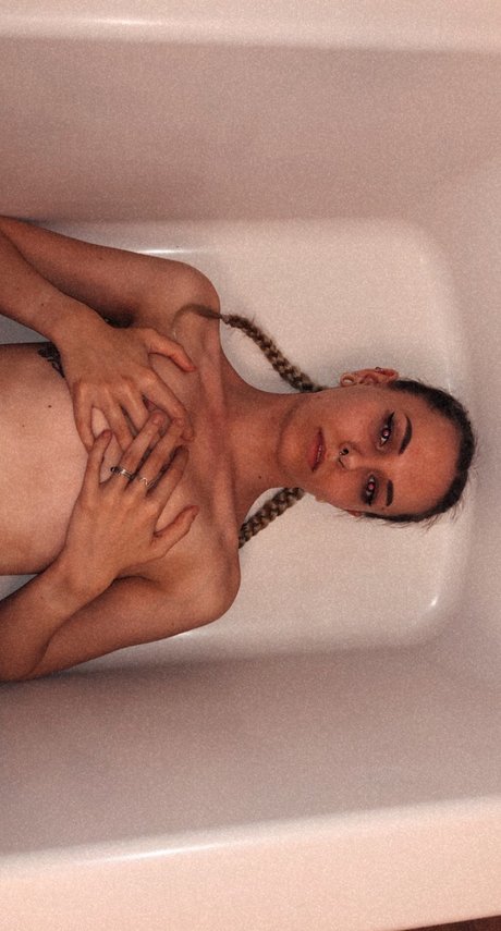 petitelilbee 裸のスター 写真