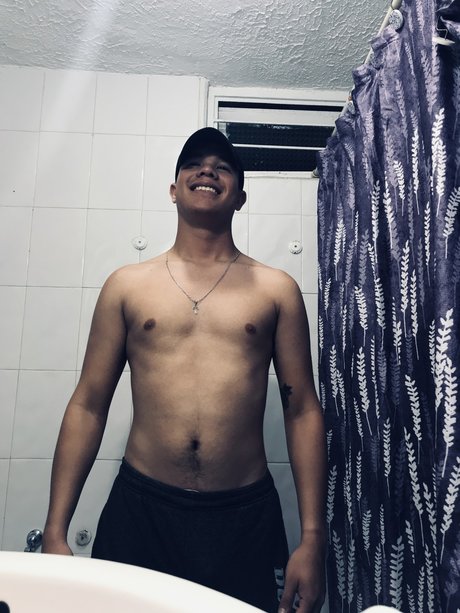 イギリスのおばあちゃんオンリーファンズ ポルノ 写真