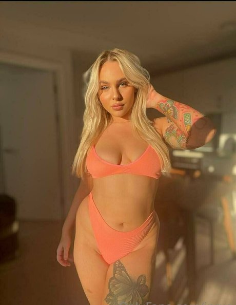 小さいチンポのシーメールオンリーファンズ トップ ギャラリー