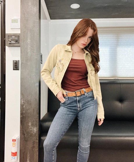 Violet Brinson アダルトスター 写真