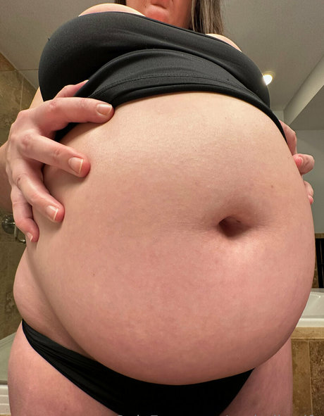 ジムガールズオンリーファンズ セクシーヌード 画像