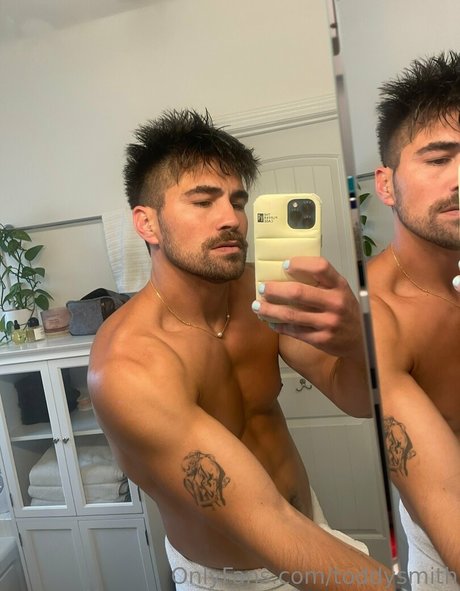 toddysmith アダルトモデル 写真