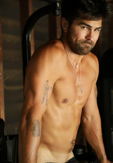 パパ ゲイ オンリーファンズ エロチック 画像