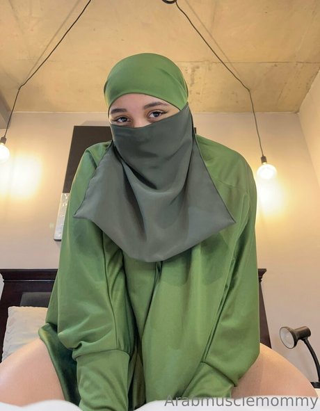 Arabmusclemommy 無料モデル 画像