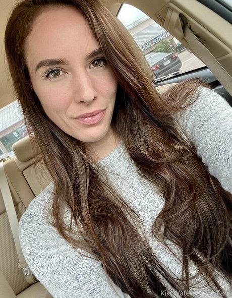 スキニーモデルオンリーファンズ ホットヌード 写真